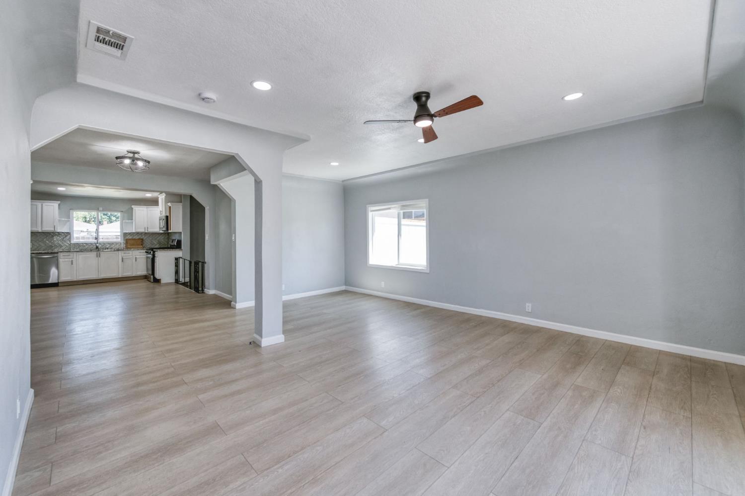 934 W Terrace Ave, Fresno, CA 93705