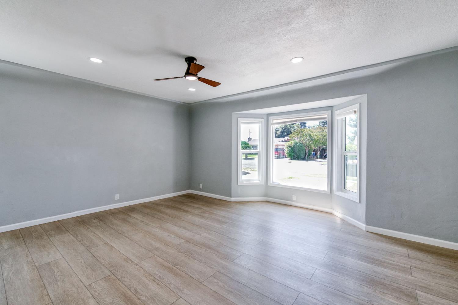 934 W Terrace Ave, Fresno, CA 93705