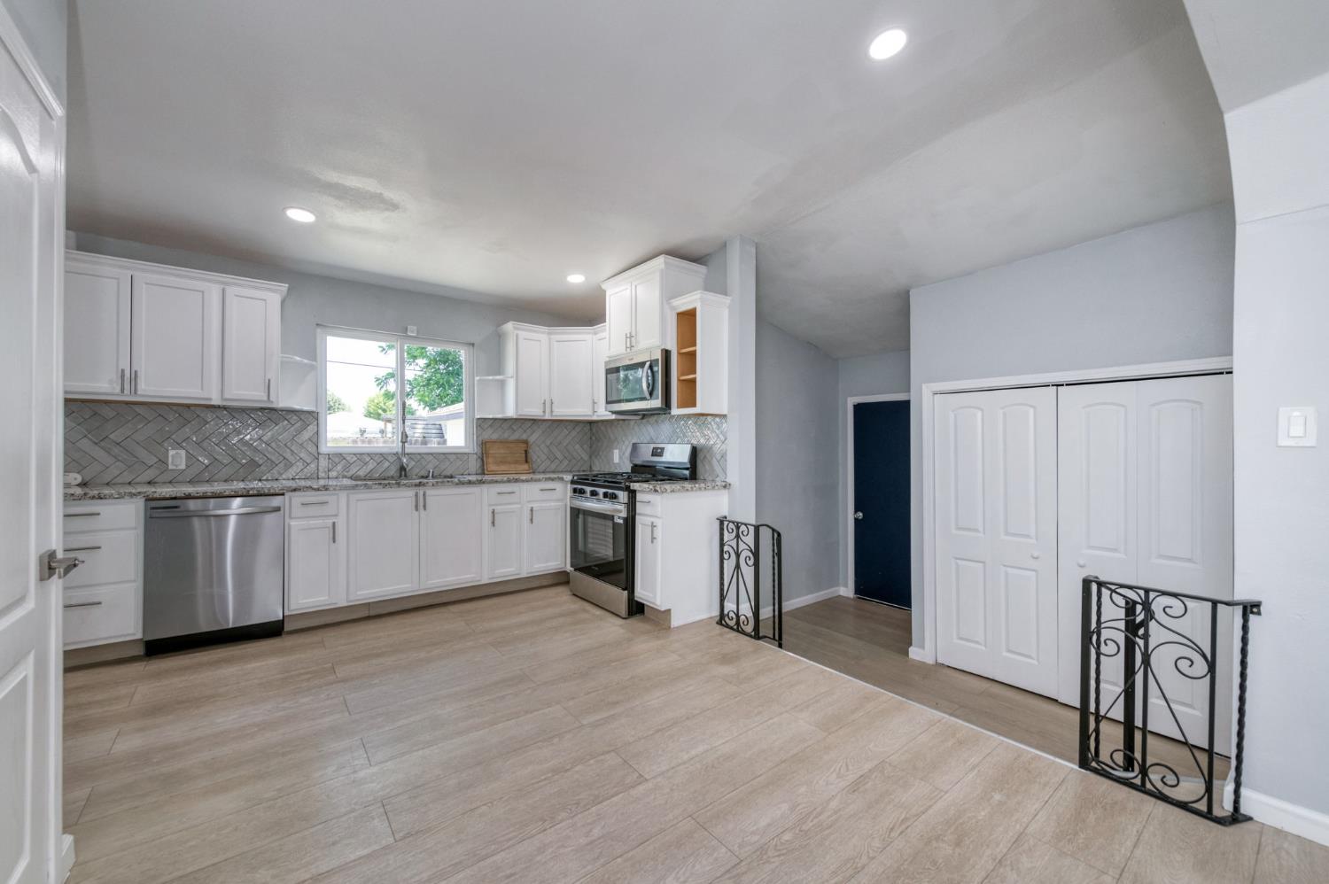 934 W Terrace Ave, Fresno, CA 93705