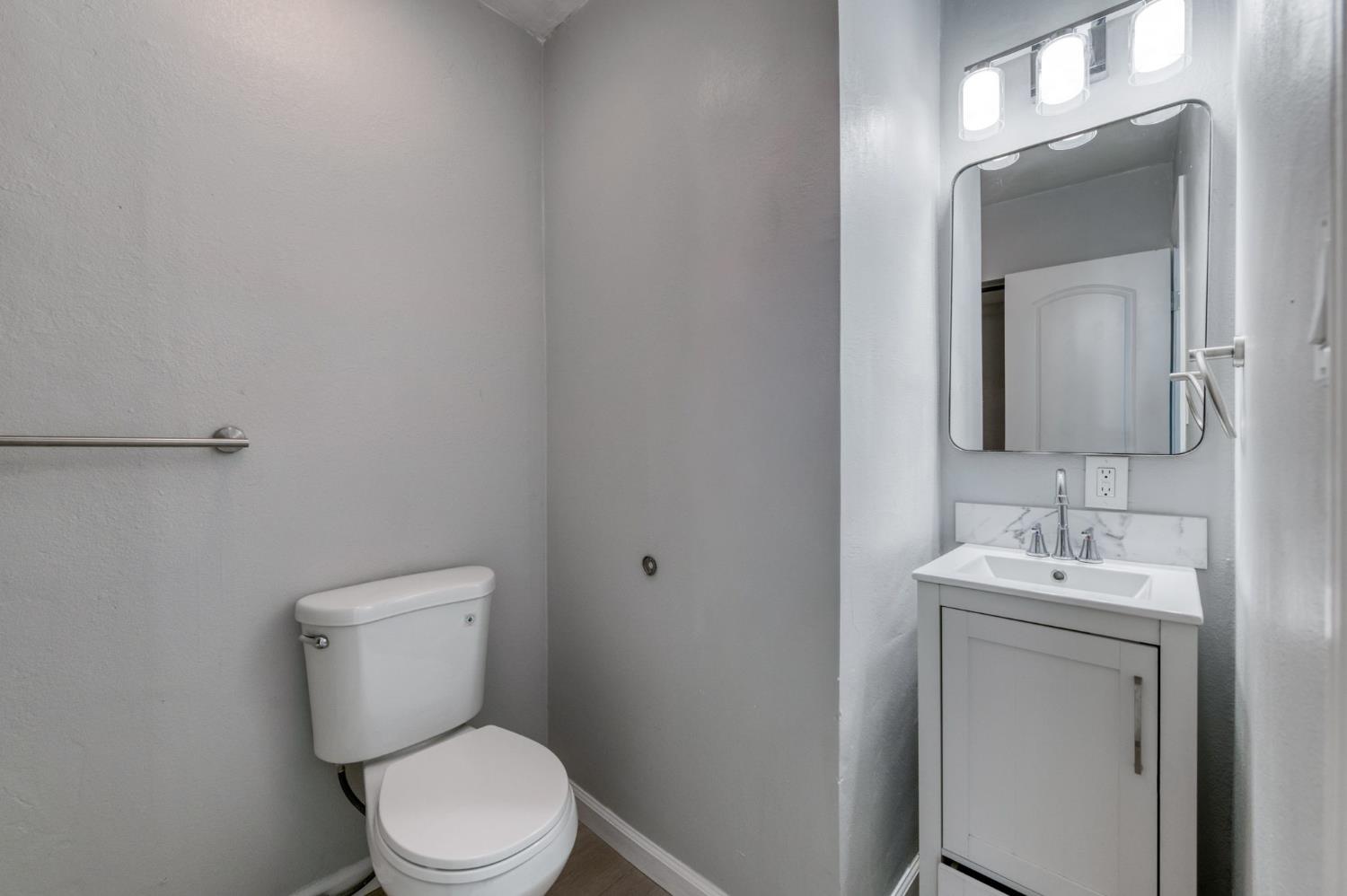 934 W Terrace Ave, Fresno, CA 93705