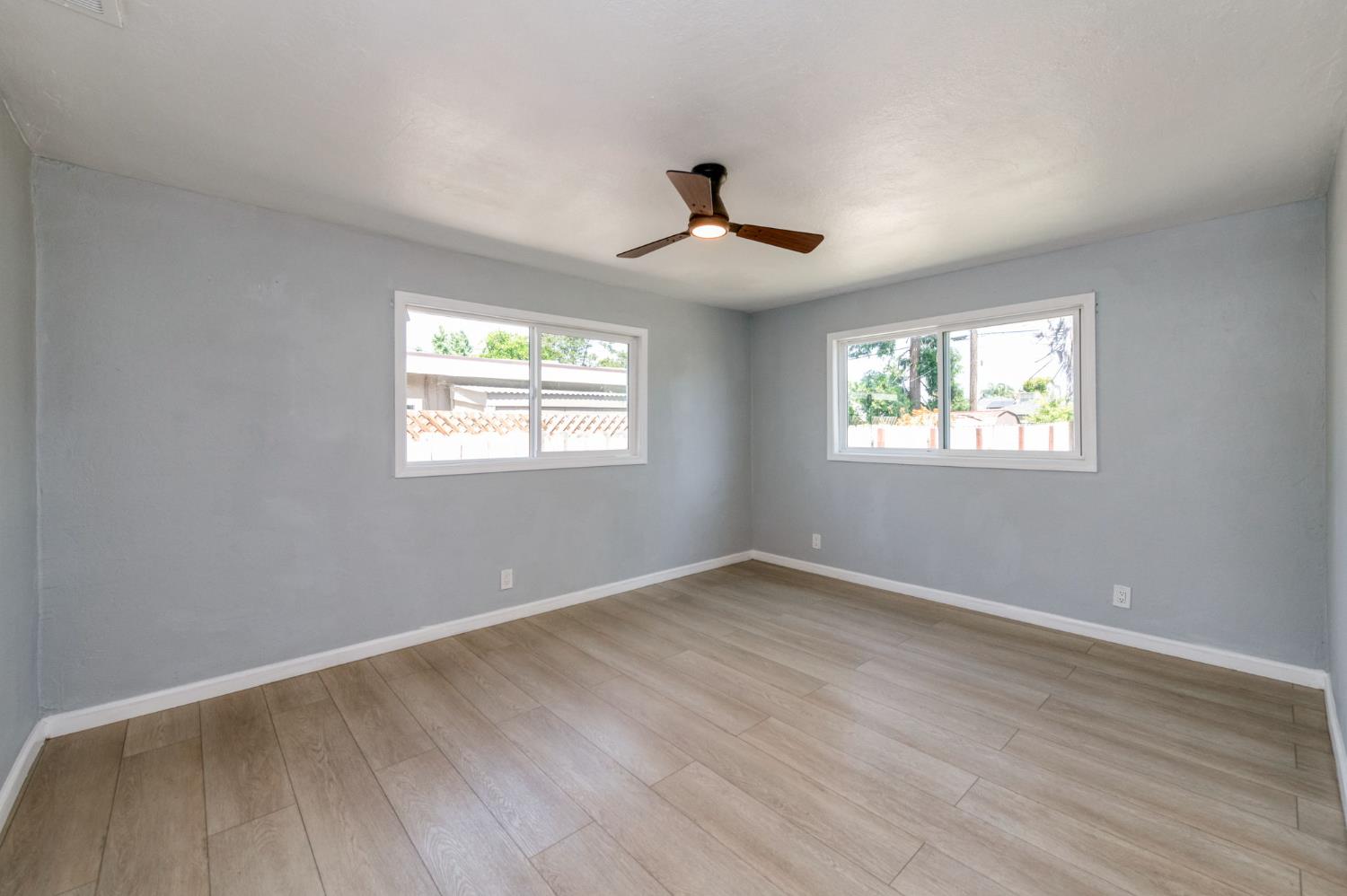 934 W Terrace Ave, Fresno, CA 93705
