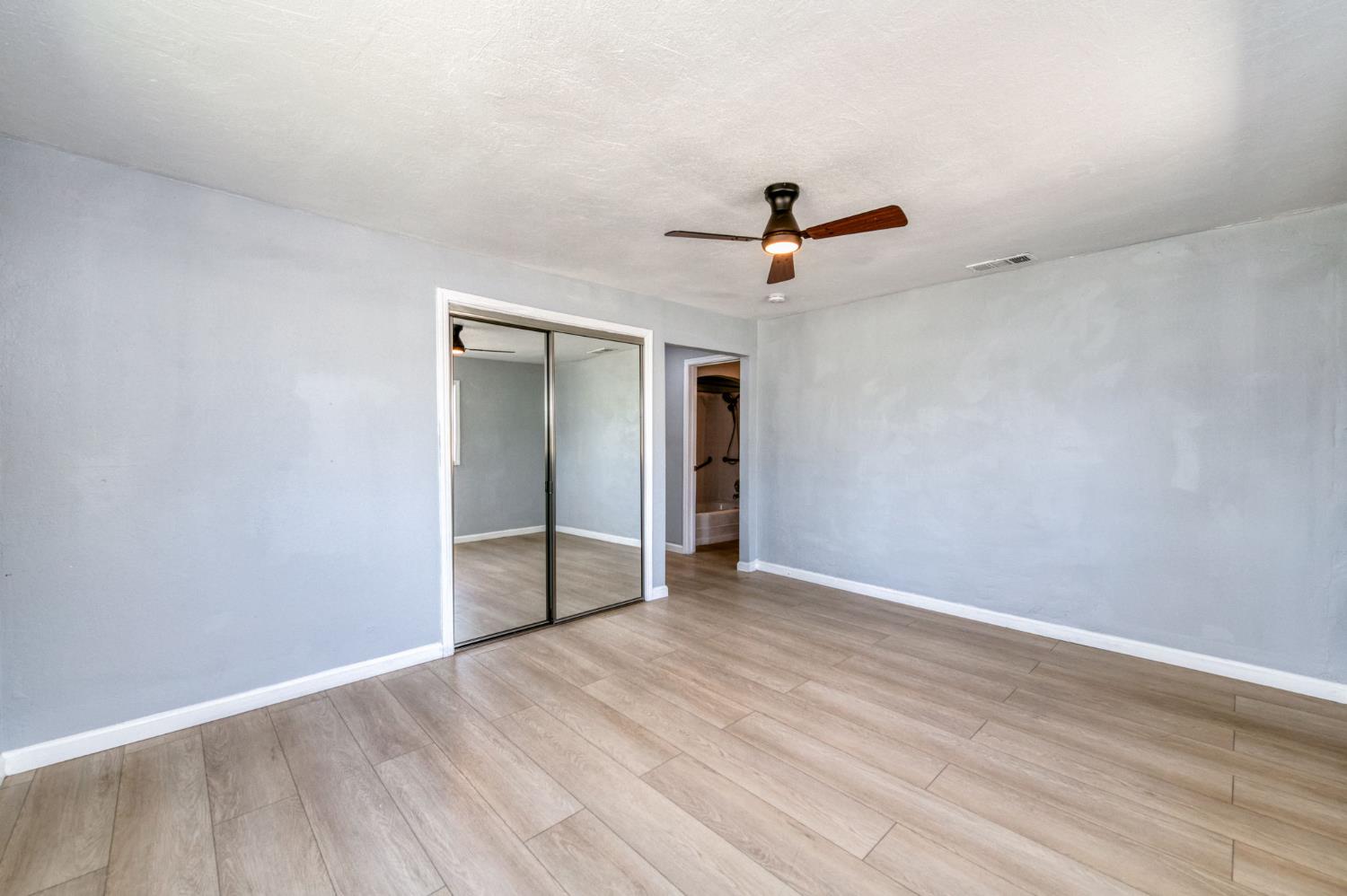 934 W Terrace Ave, Fresno, CA 93705