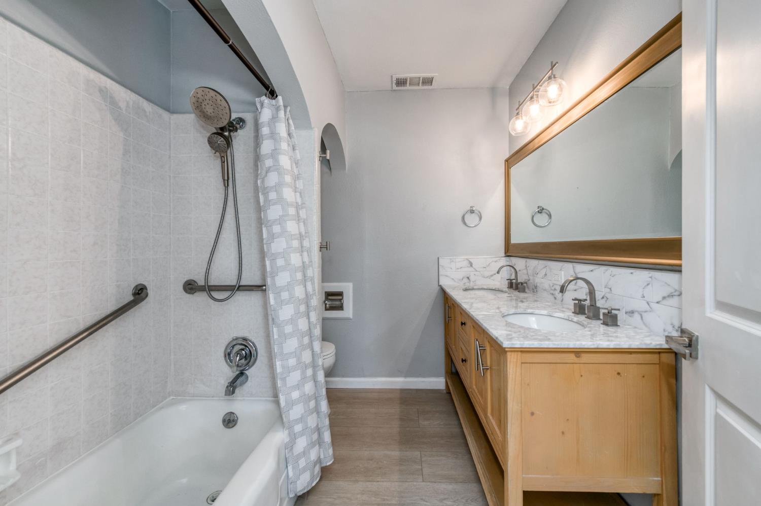 934 W Terrace Ave, Fresno, CA 93705