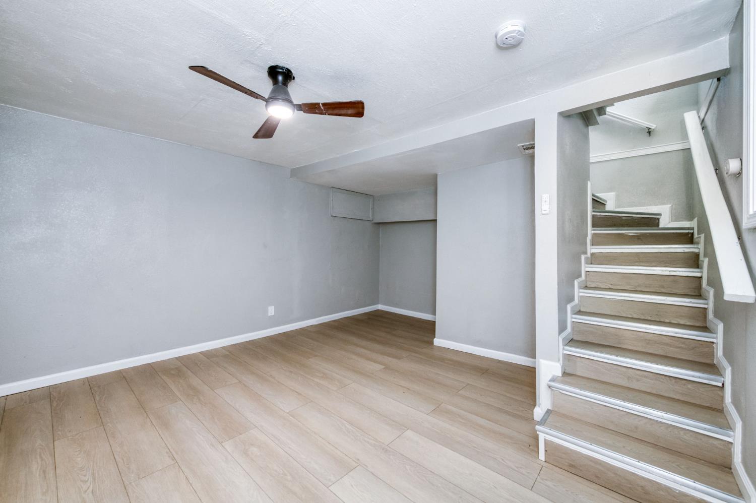 934 W Terrace Ave, Fresno, CA 93705
