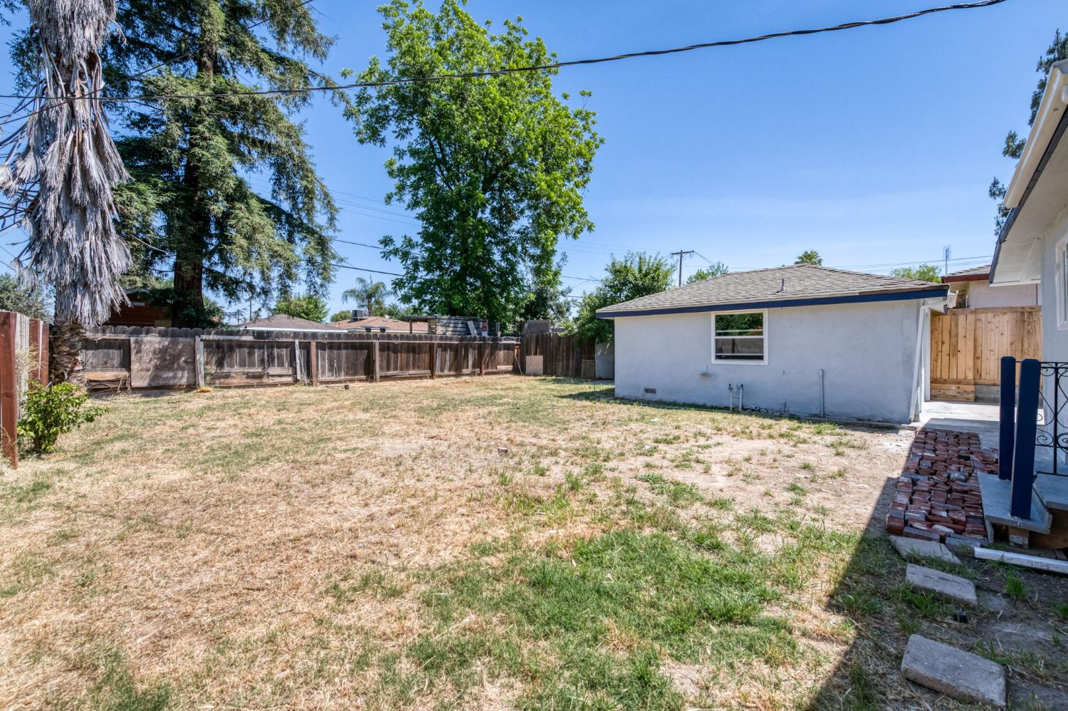 934 W Terrace Ave, Fresno, CA 93705