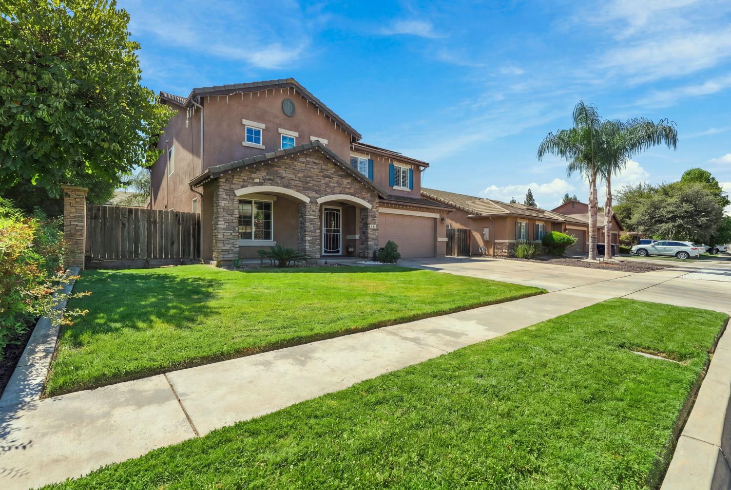 2631 E Parkview Ave, Visalia, CA 93292
