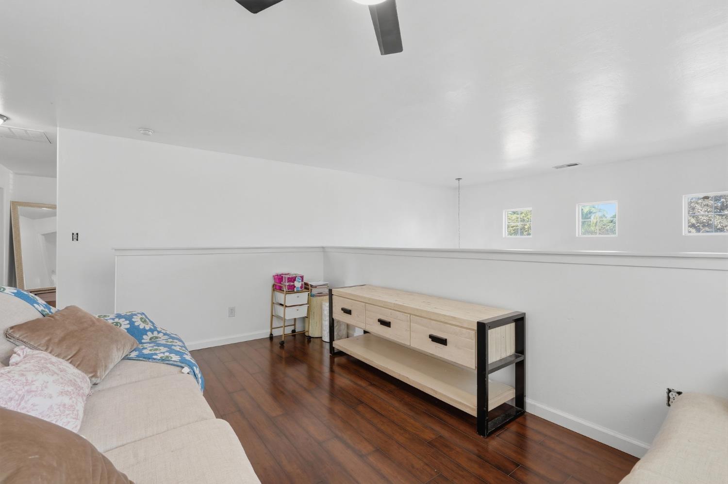 2631 E Parkview Ave, Visalia, CA 93292