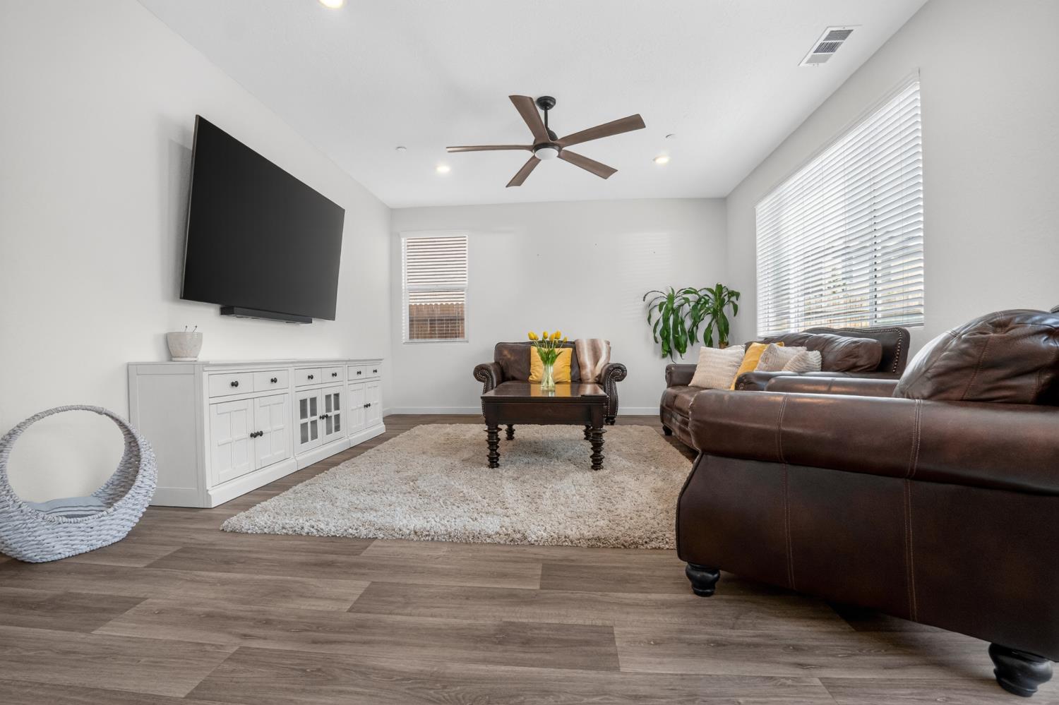 4242 Hampton Way, Clovis, CA 93619
