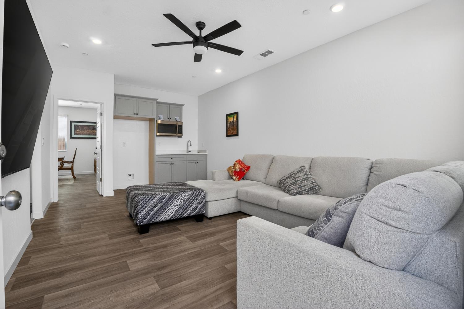 4242 Hampton Way, Clovis, CA 93619