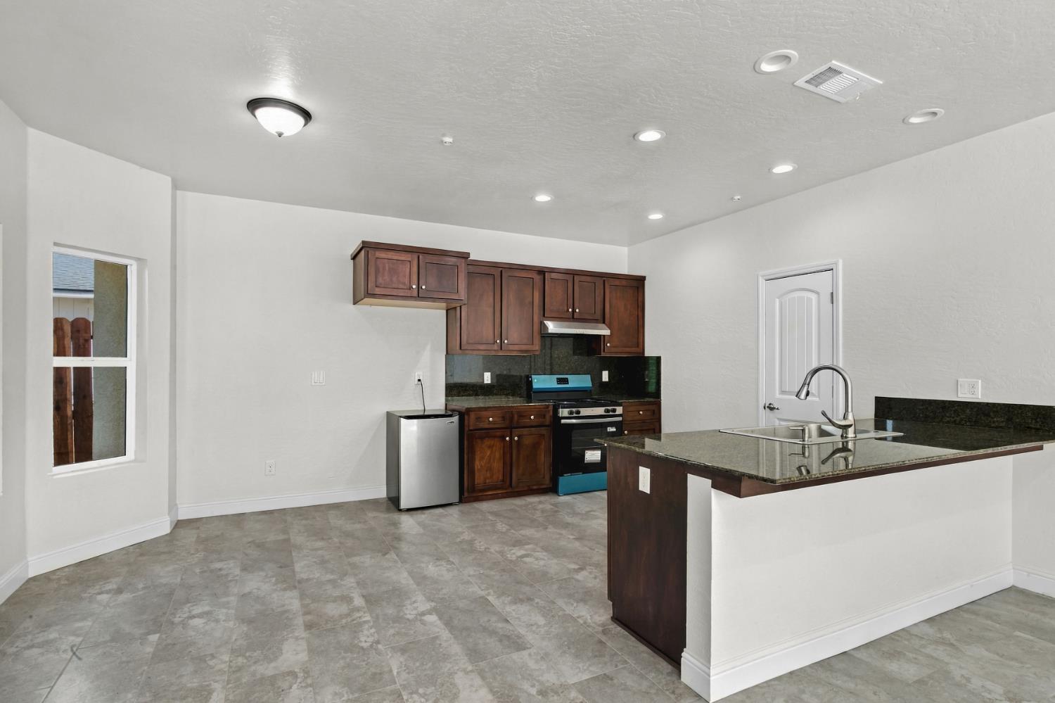366 W Pinedale Ave, Pinedale, CA 93650