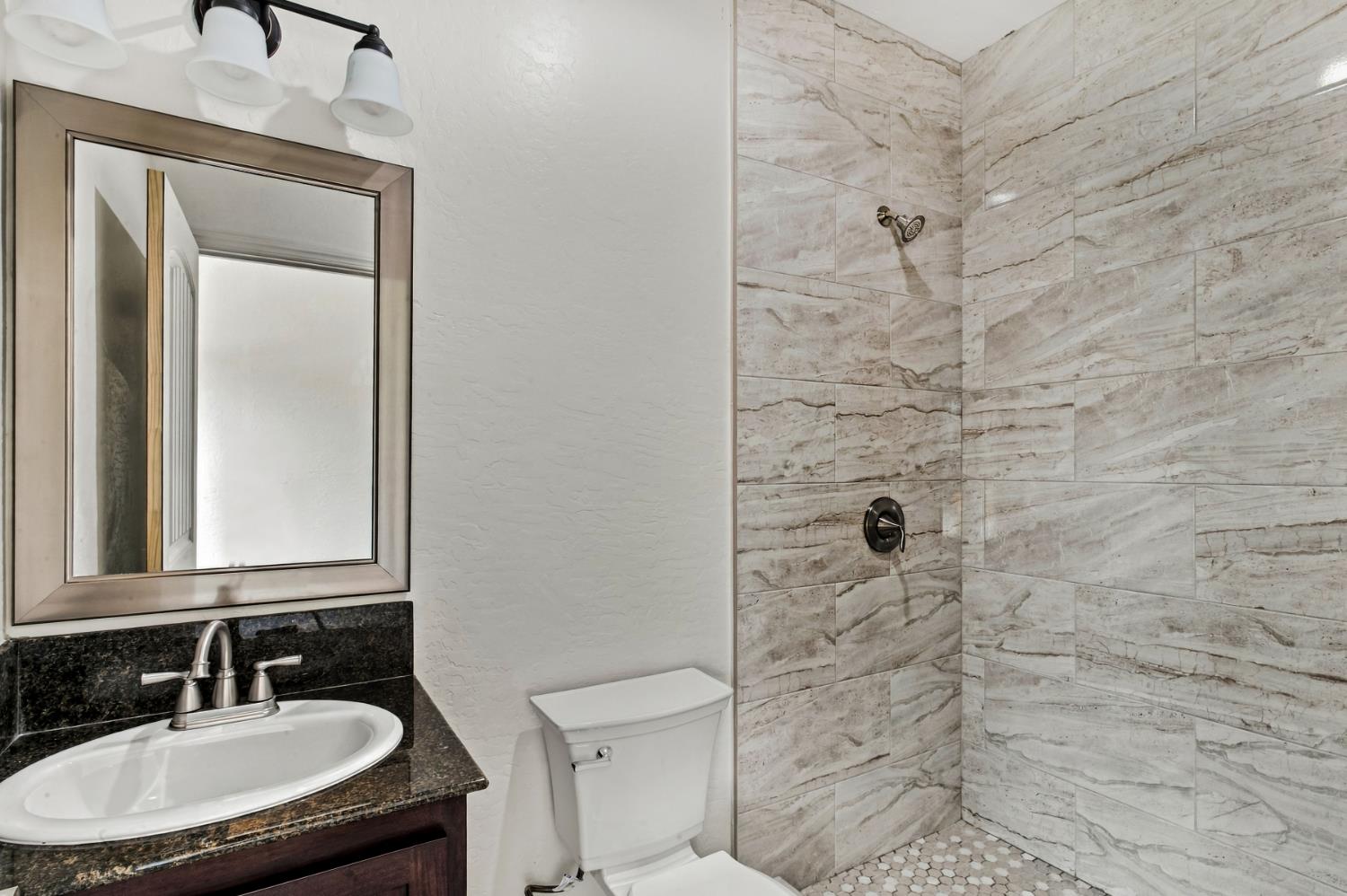 366 W Pinedale Ave, Pinedale, CA 93650