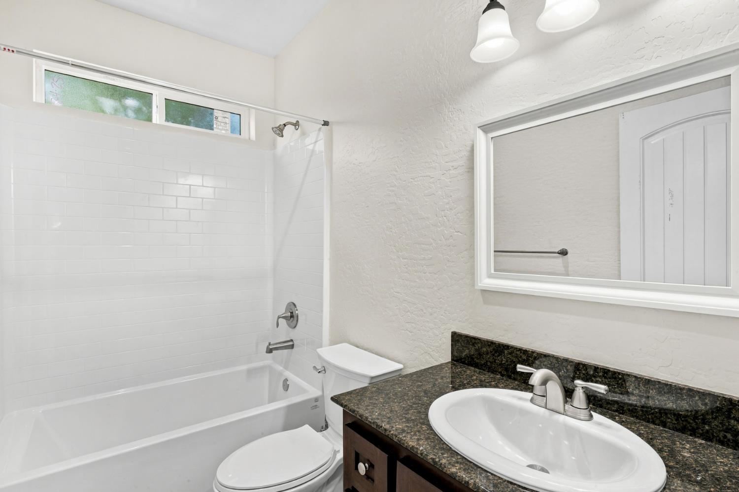 366 W Pinedale Ave, Pinedale, CA 93650