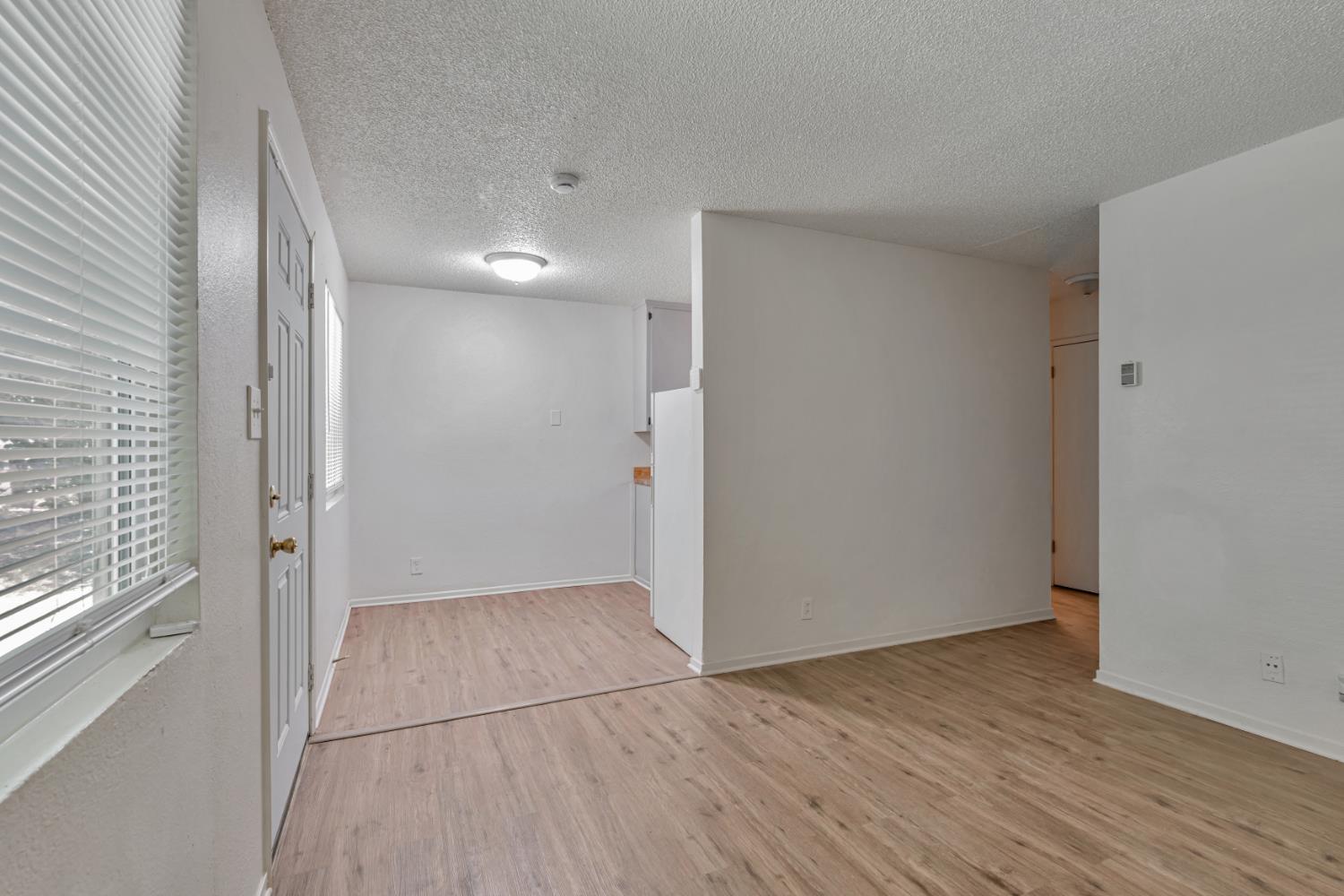 360 N Calaveras St, Fresno, CA 93701