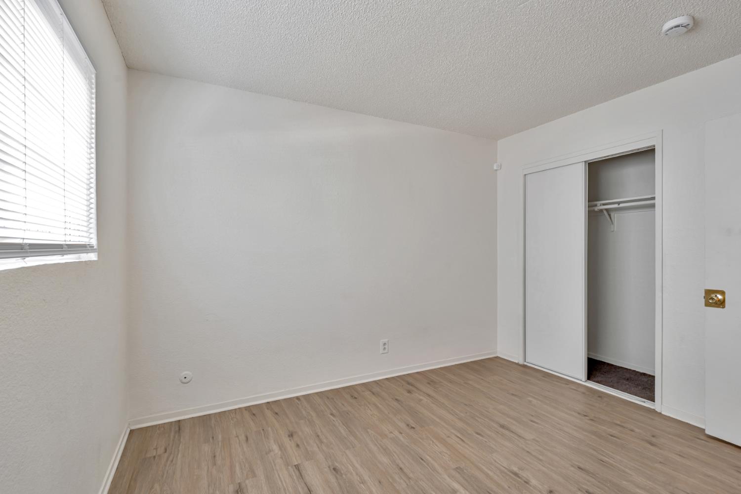 360 N Calaveras St, Fresno, CA 93701