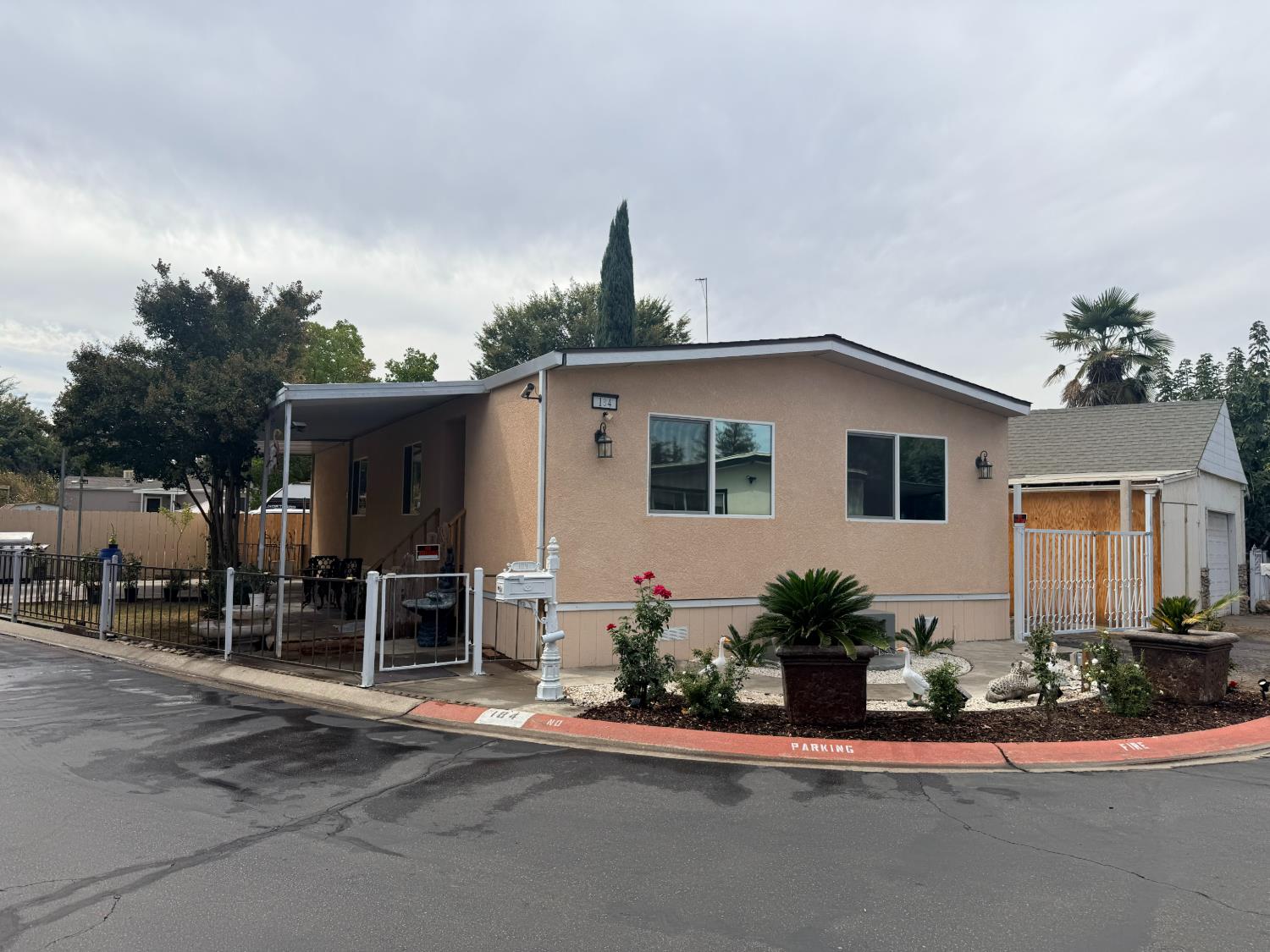 9360 N Blackstone #184, Fresno, CA 93720