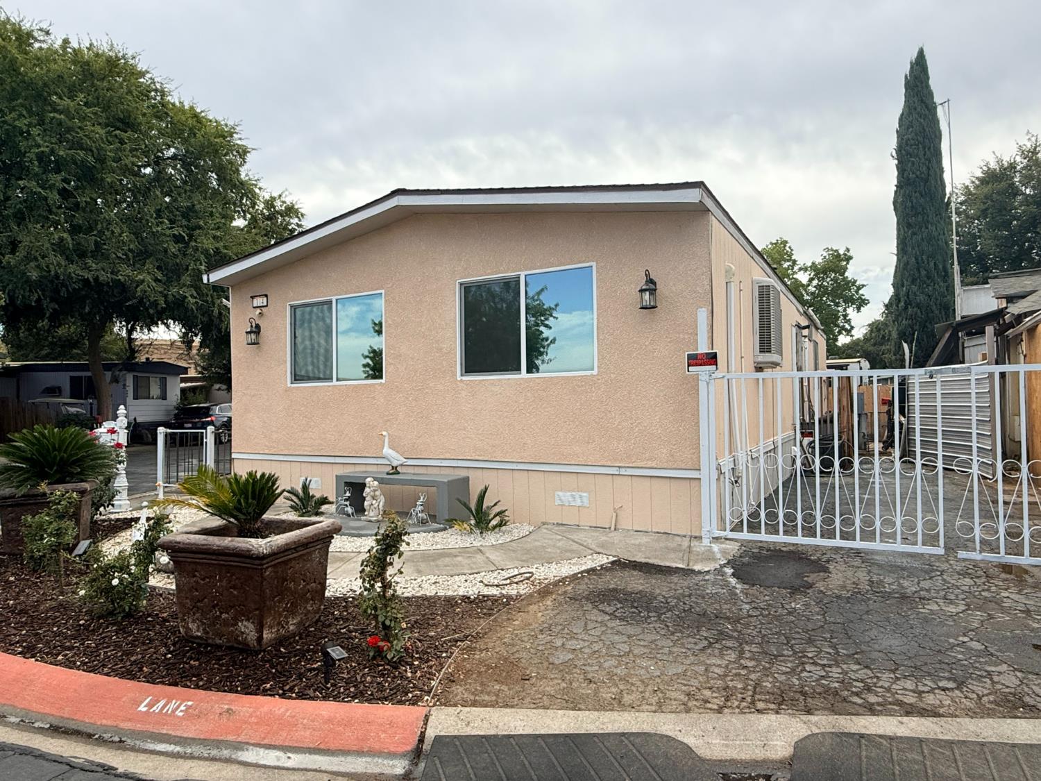 9360 N Blackstone #184, Fresno, CA 93720