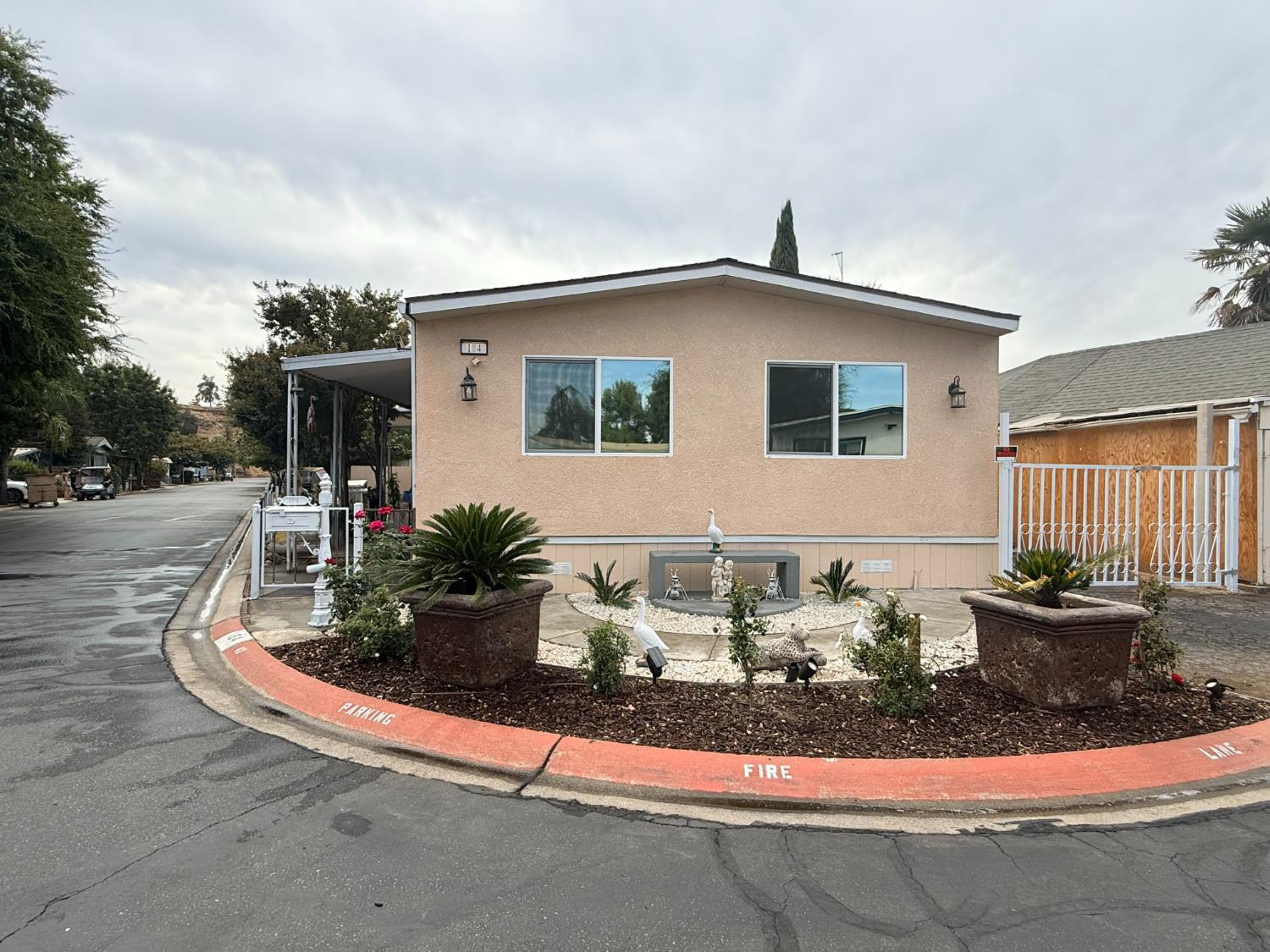 9360 N Blackstone #184, Fresno, CA 93720