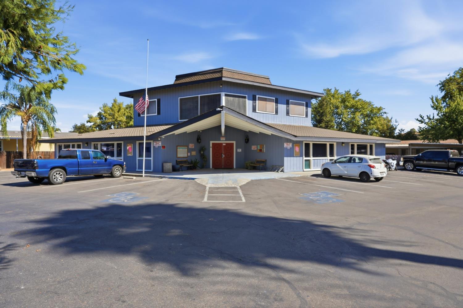 9360 N Blackstone #184, Fresno, CA 93720