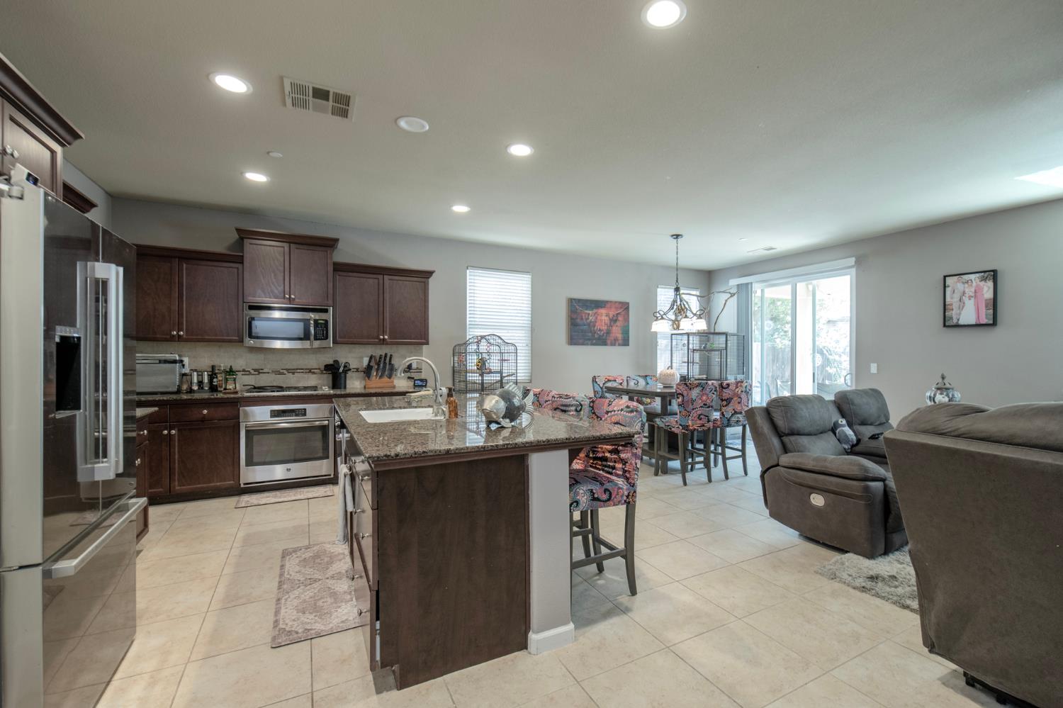 3424 Flint Ave, Clovis, CA 93619