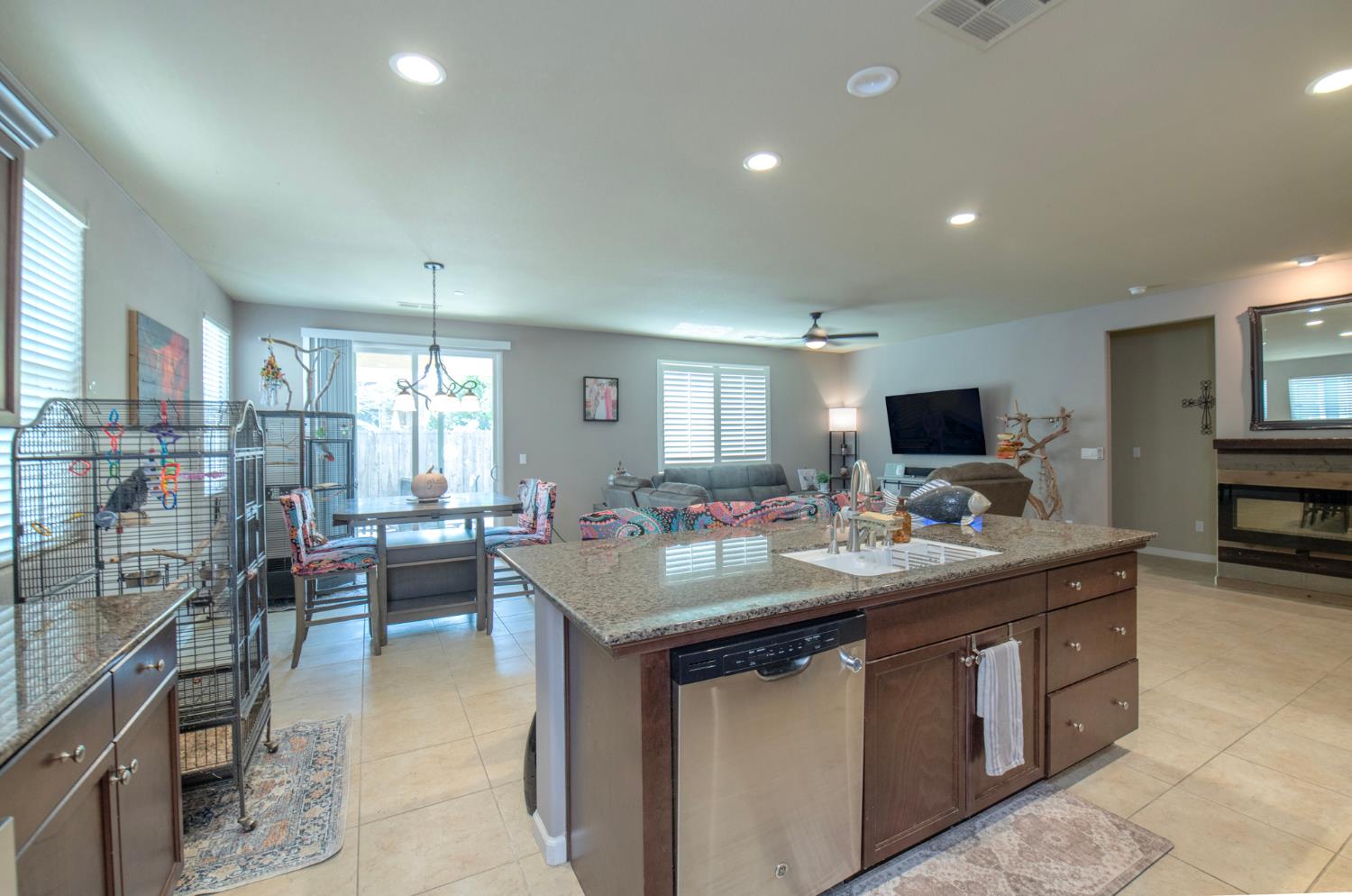 3424 Flint Ave, Clovis, CA 93619