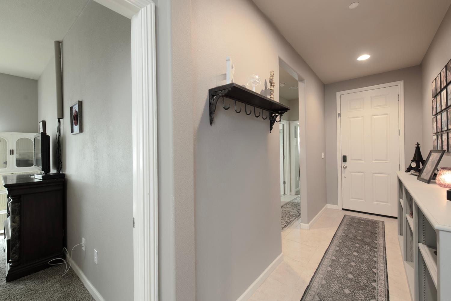 3424 Flint Ave, Clovis, CA 93619