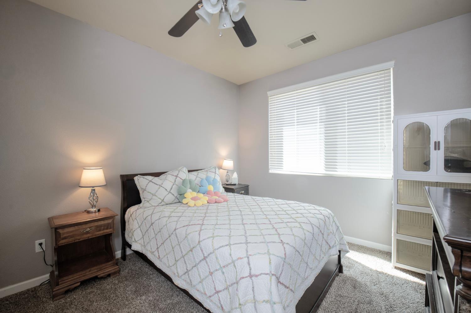 3424 Flint Ave, Clovis, CA 93619