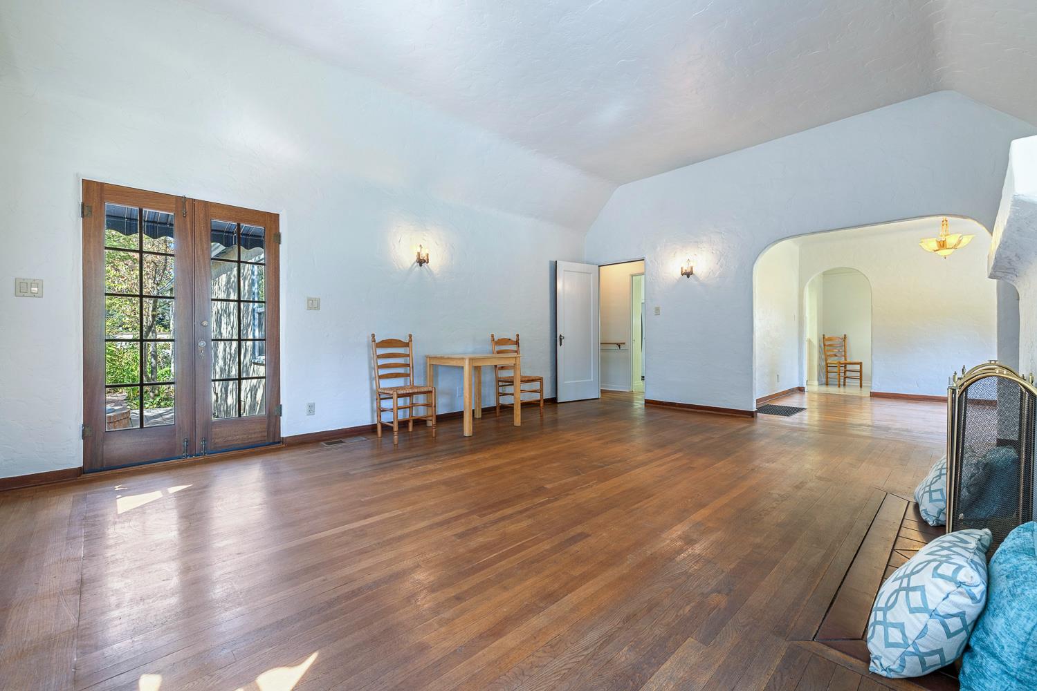 437 E Cornell Ave, Fresno, CA 93704