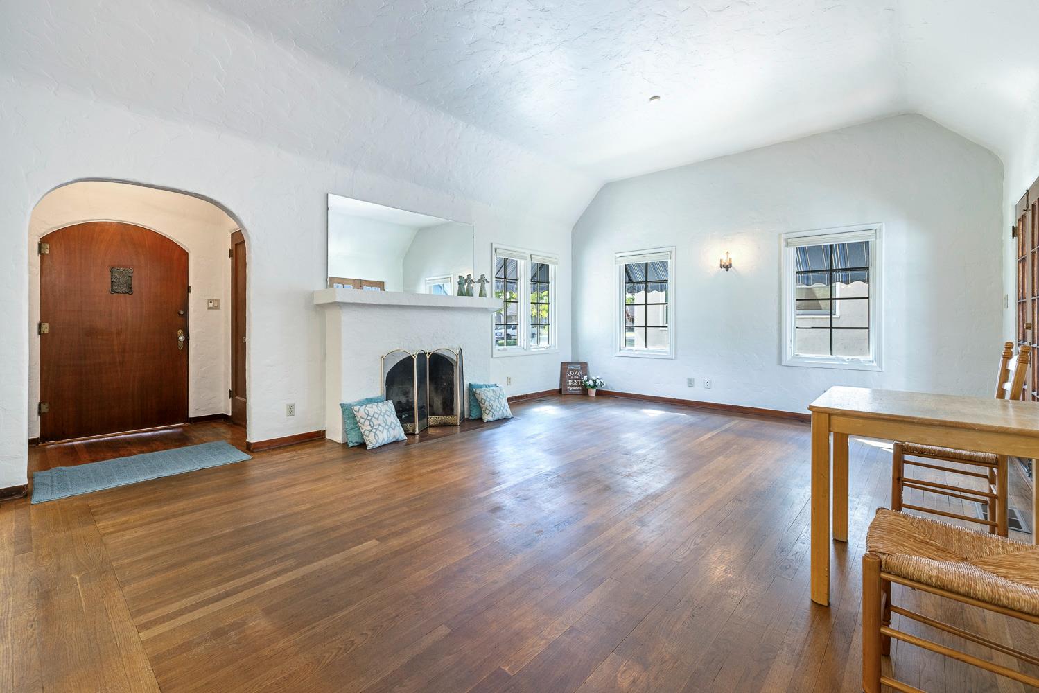 437 E Cornell Ave, Fresno, CA 93704