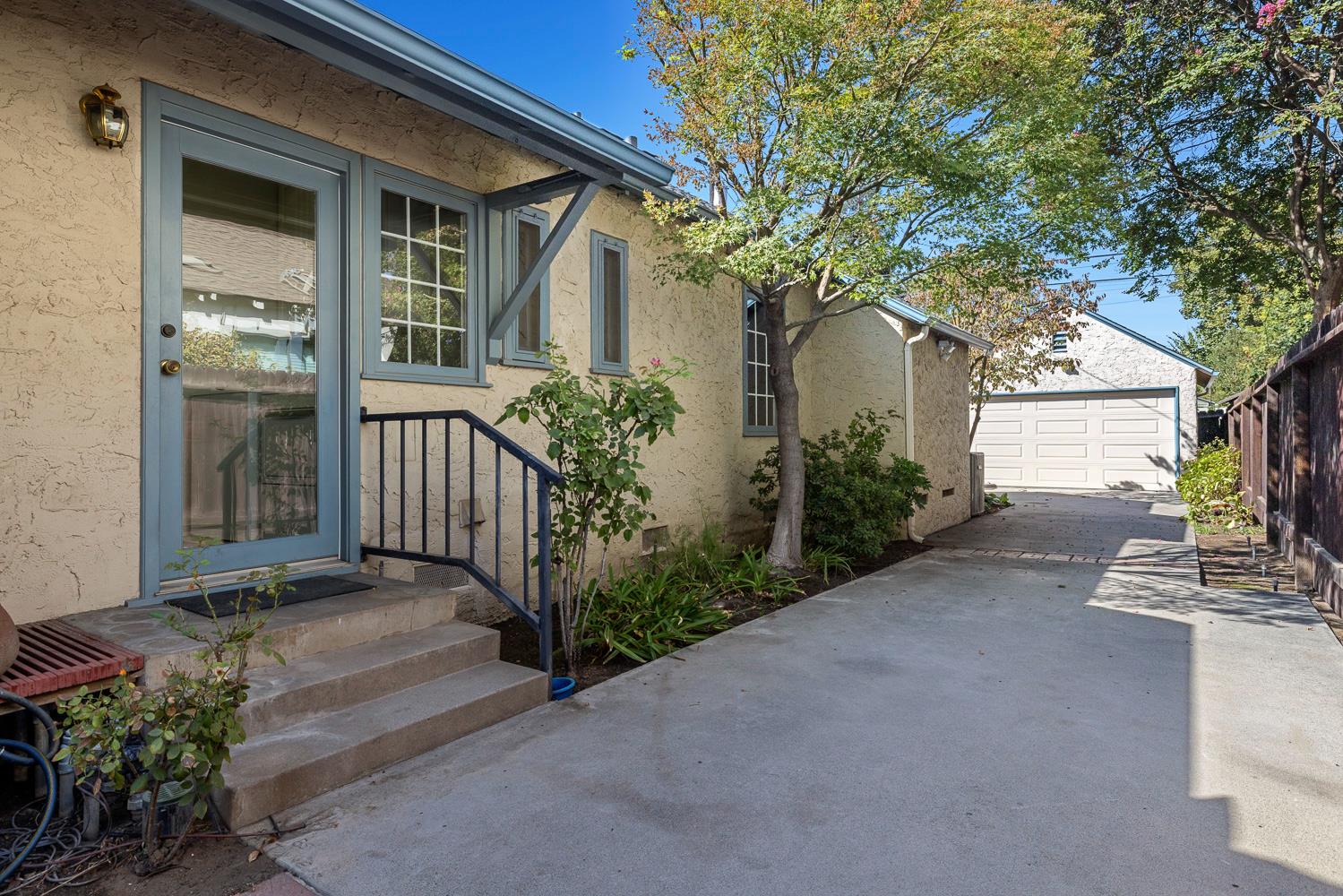 437 E Cornell Ave, Fresno, CA 93704