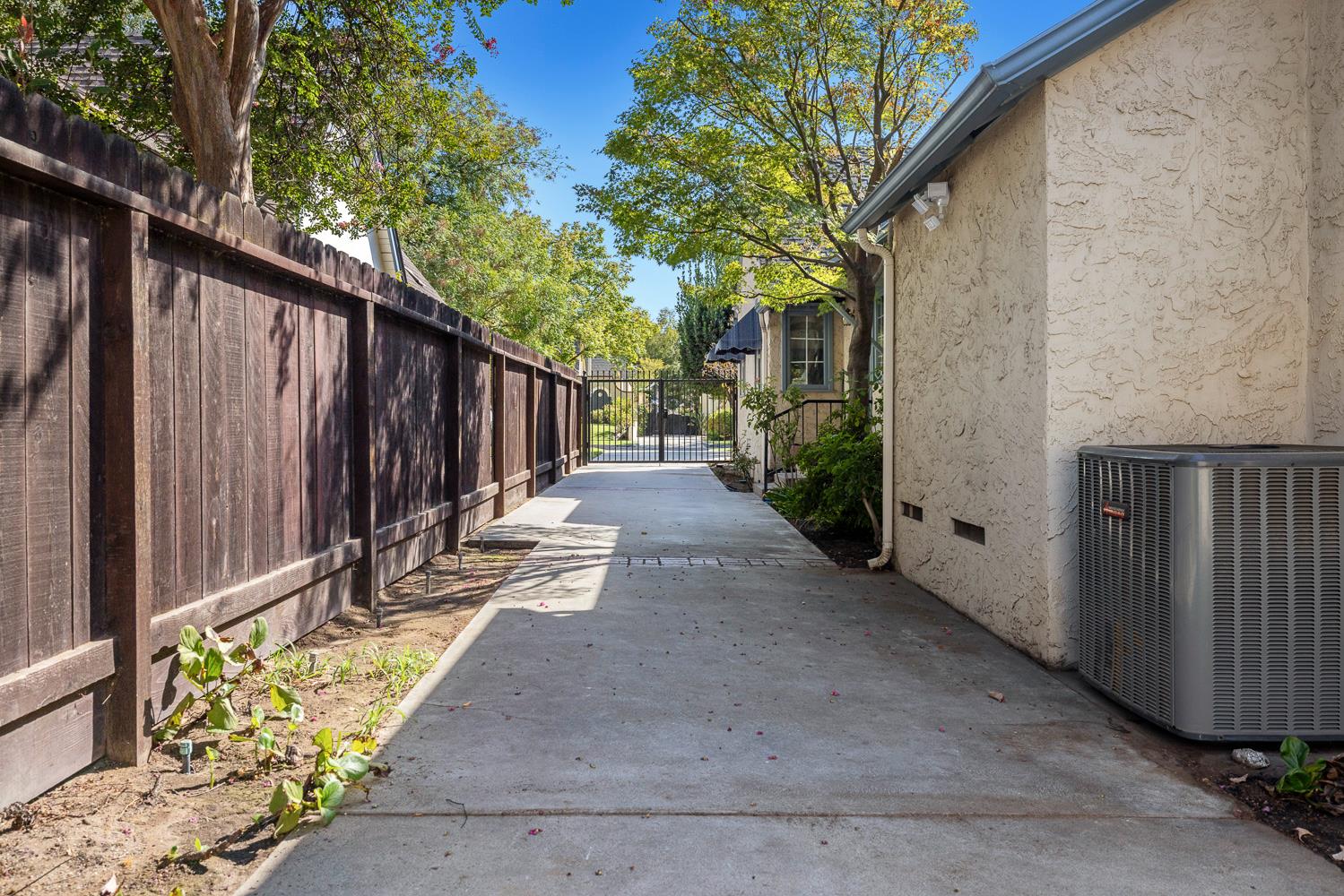 437 E Cornell Ave, Fresno, CA 93704