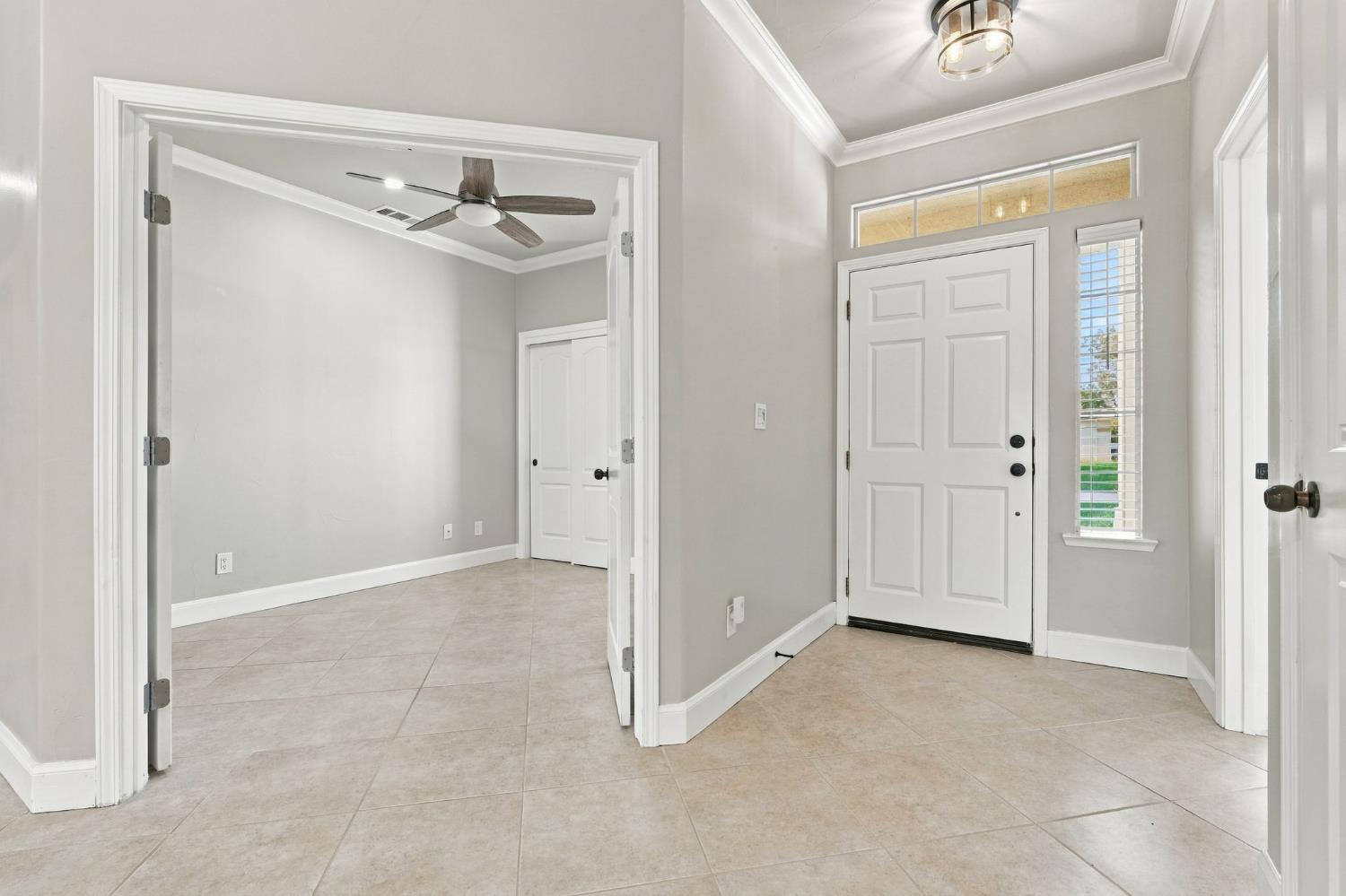 4910 N Crestmoor Ave, Clovis, CA 93619
