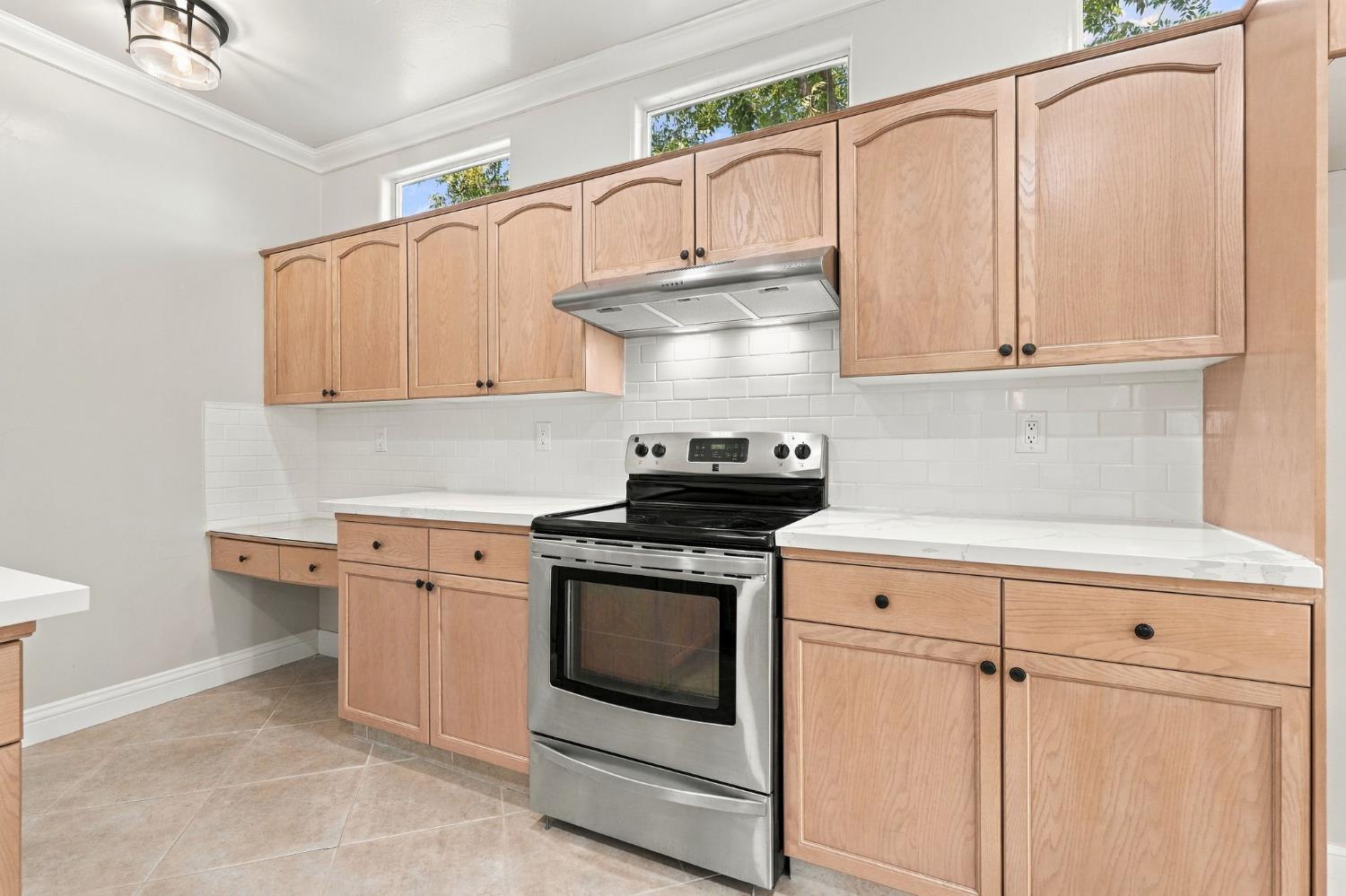 4910 N Crestmoor Ave, Clovis, CA 93619