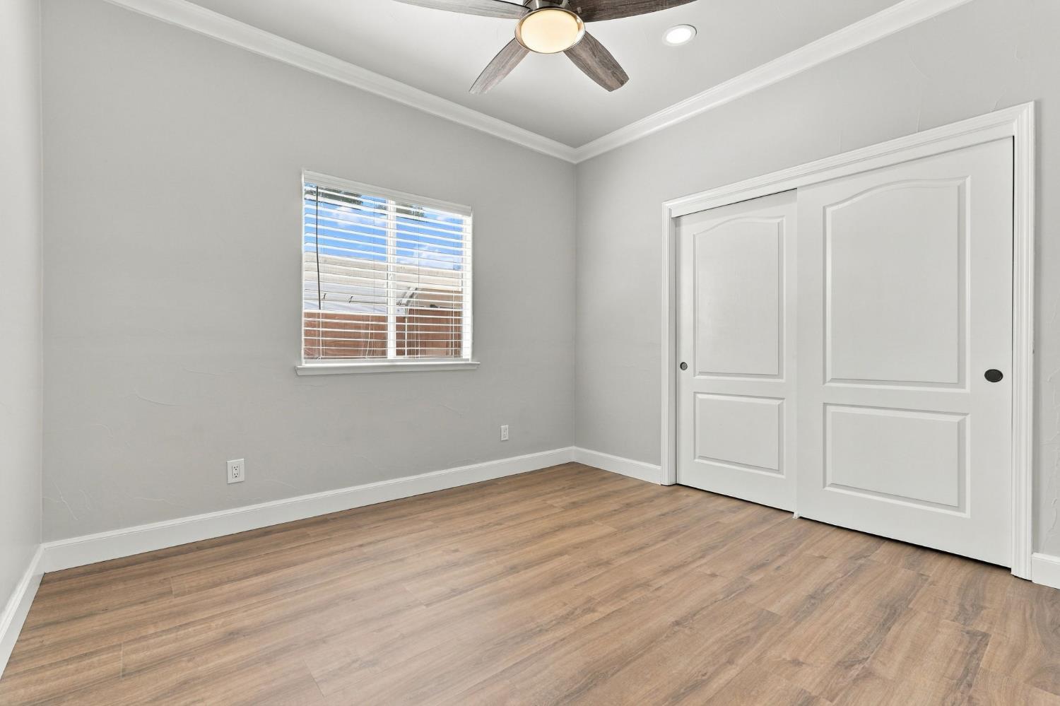 4910 N Crestmoor Ave, Clovis, CA 93619