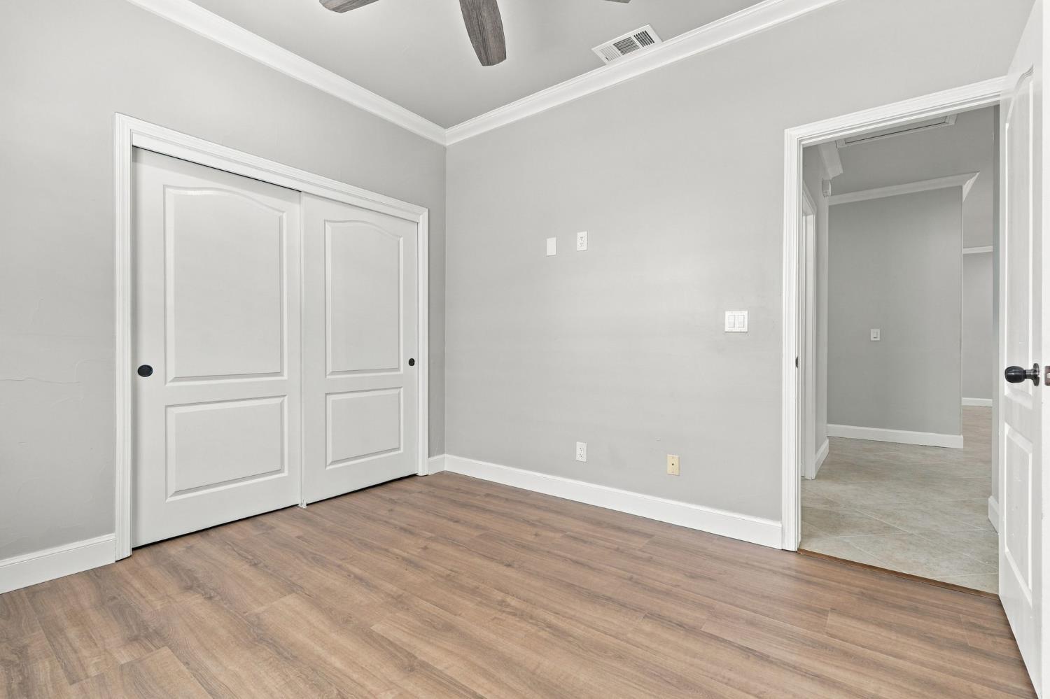 4910 N Crestmoor Ave, Clovis, CA 93619