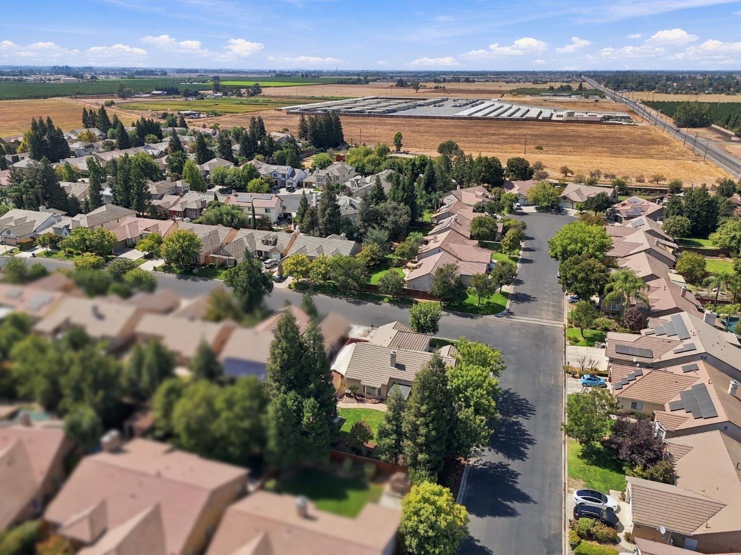 4910 N Crestmoor Ave, Clovis, CA 93619