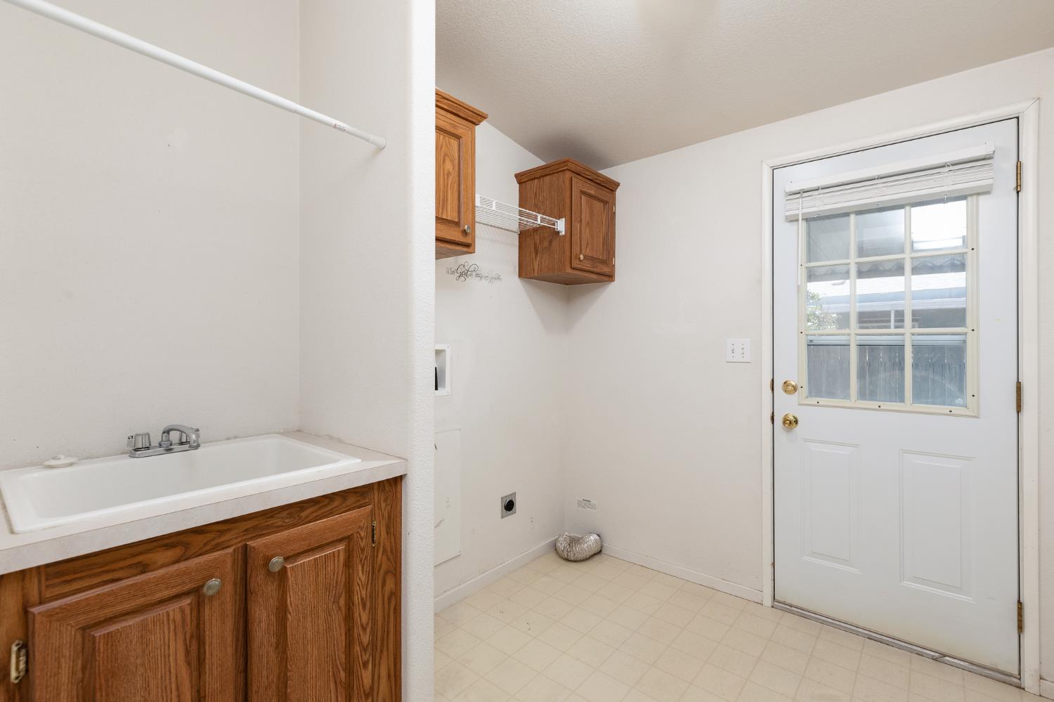 8701 HIGHWAY 41 #10, Fresno, CA 93720