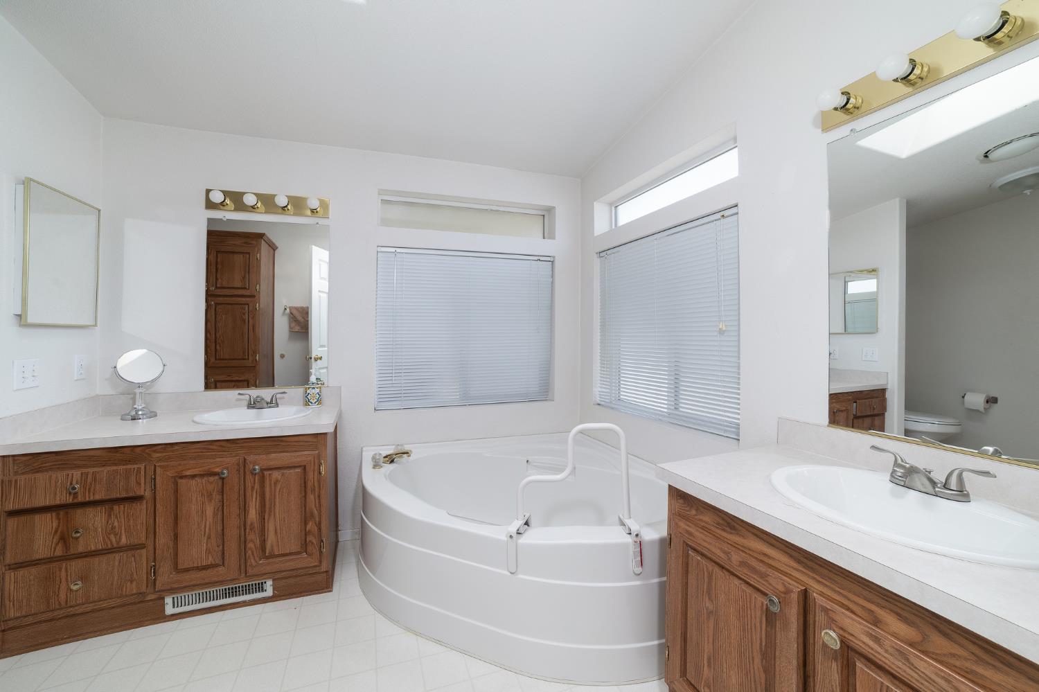 8701 HIGHWAY 41 #10, Fresno, CA 93720