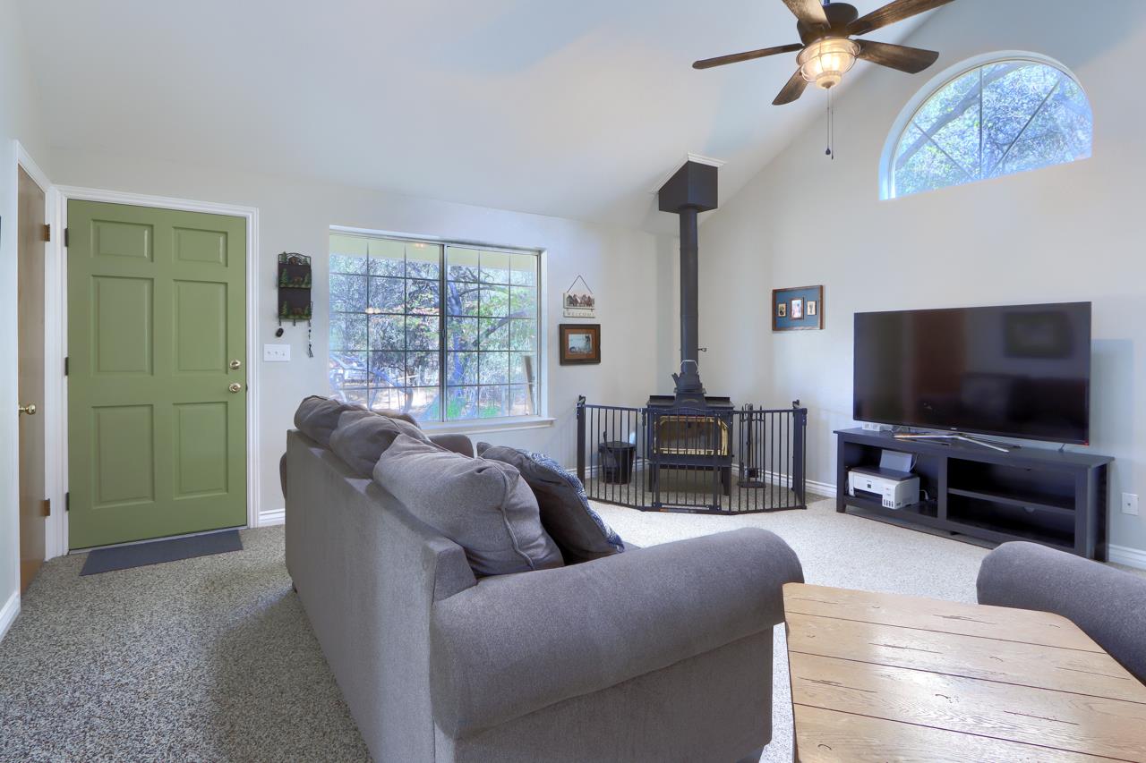33337 Gold Nugget Ct, Coarsegold, CA 93614