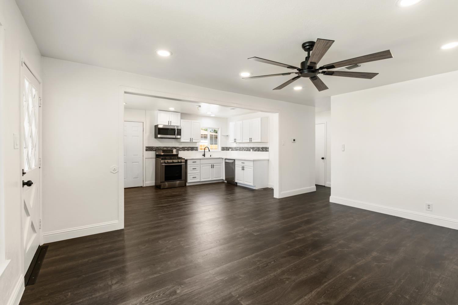 2316 E San Gabriel Ave, Fresno, CA 93726