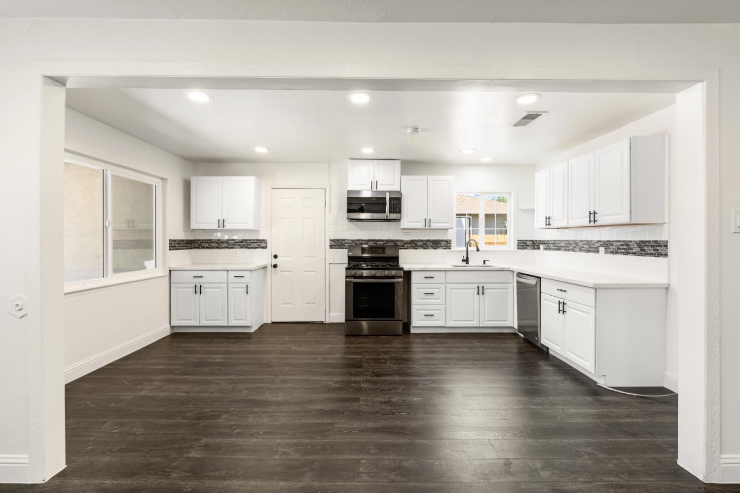 2316 E San Gabriel Ave, Fresno, CA 93726