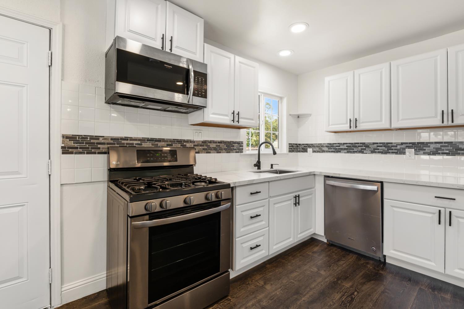 2316 E San Gabriel Ave, Fresno, CA 93726