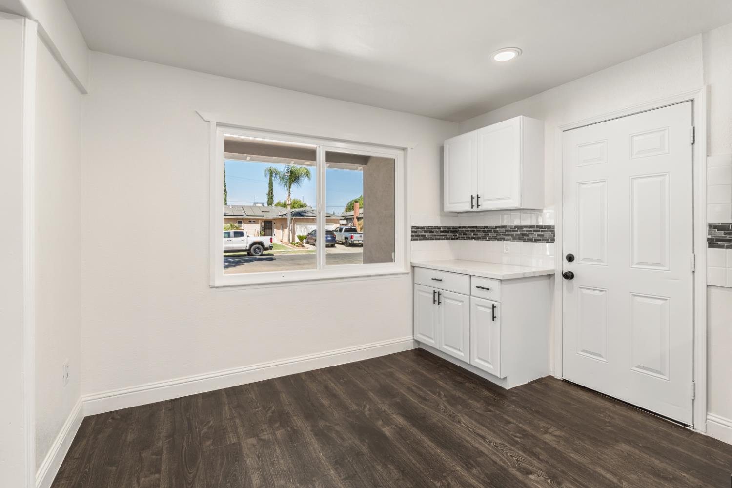 2316 E San Gabriel Ave, Fresno, CA 93726