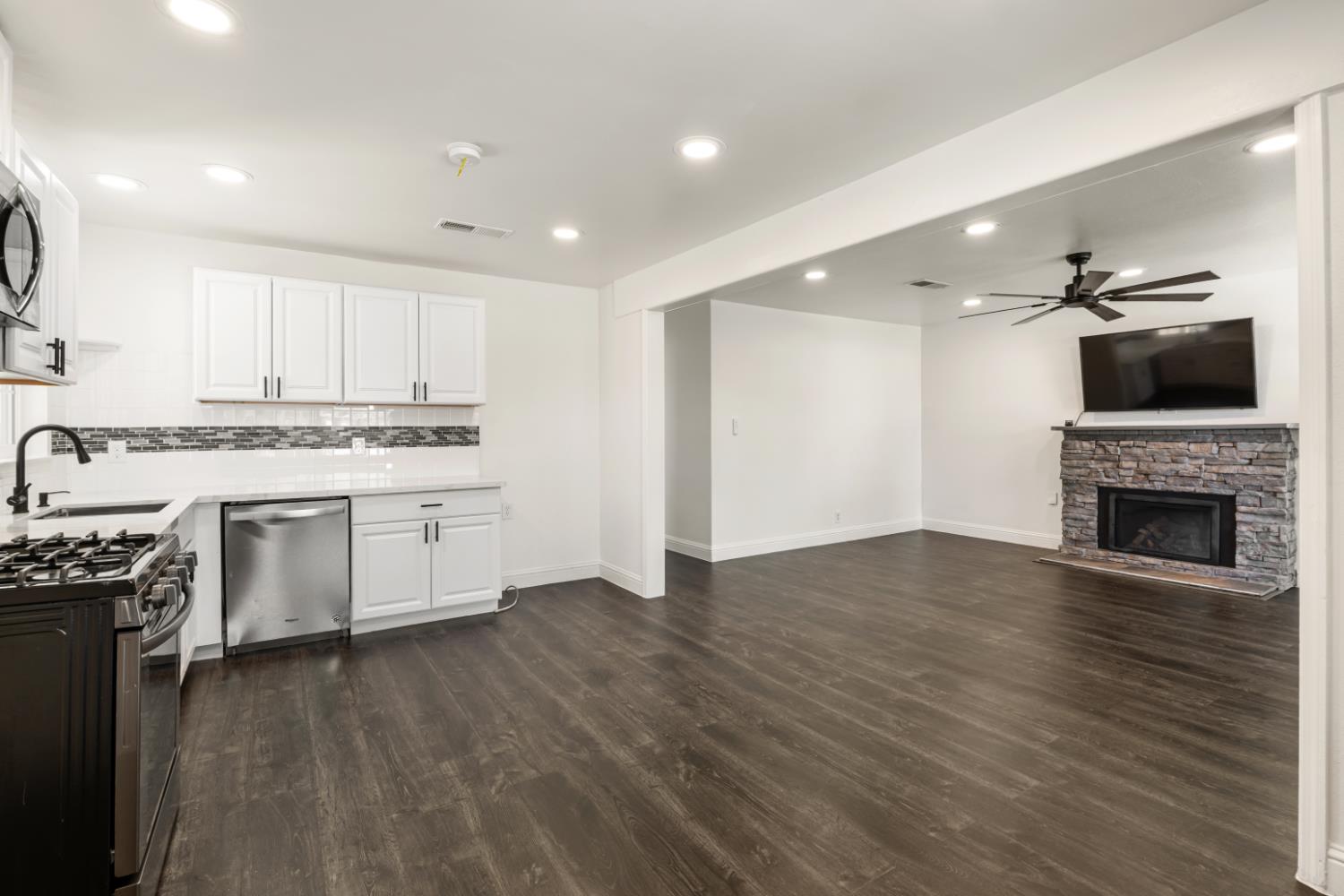 2316 E San Gabriel Ave, Fresno, CA 93726
