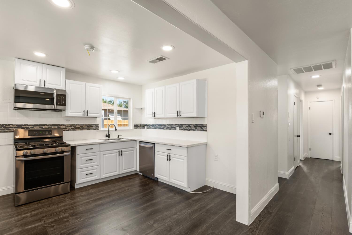 2316 E San Gabriel Ave, Fresno, CA 93726
