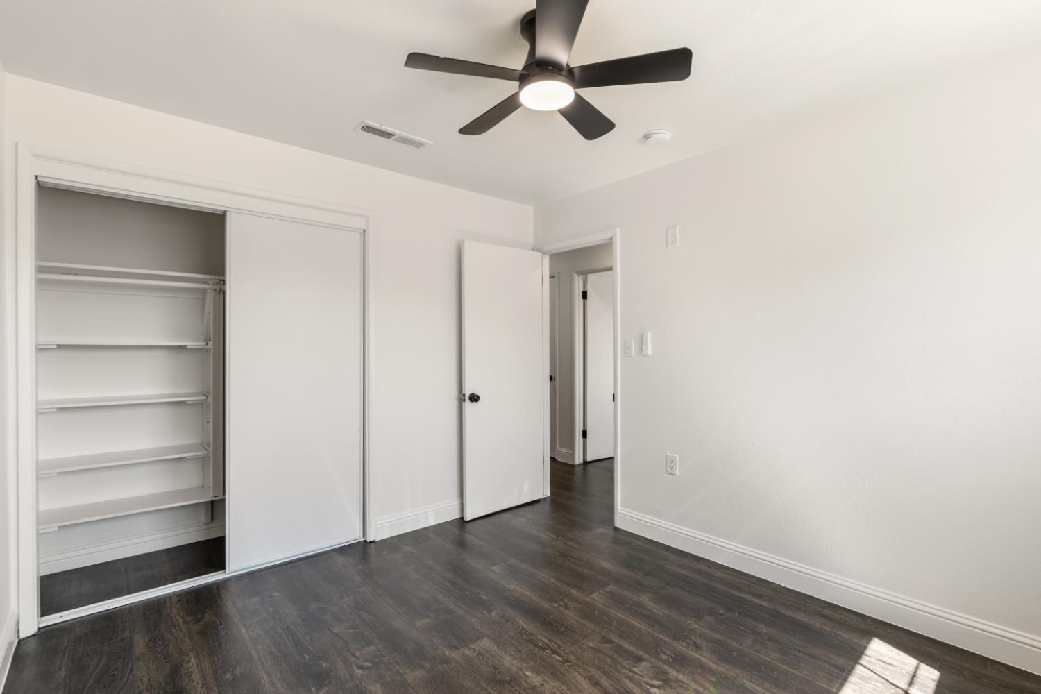 2316 E San Gabriel Ave, Fresno, CA 93726