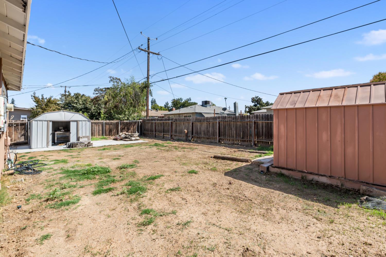 2316 E San Gabriel Ave, Fresno, CA 93726