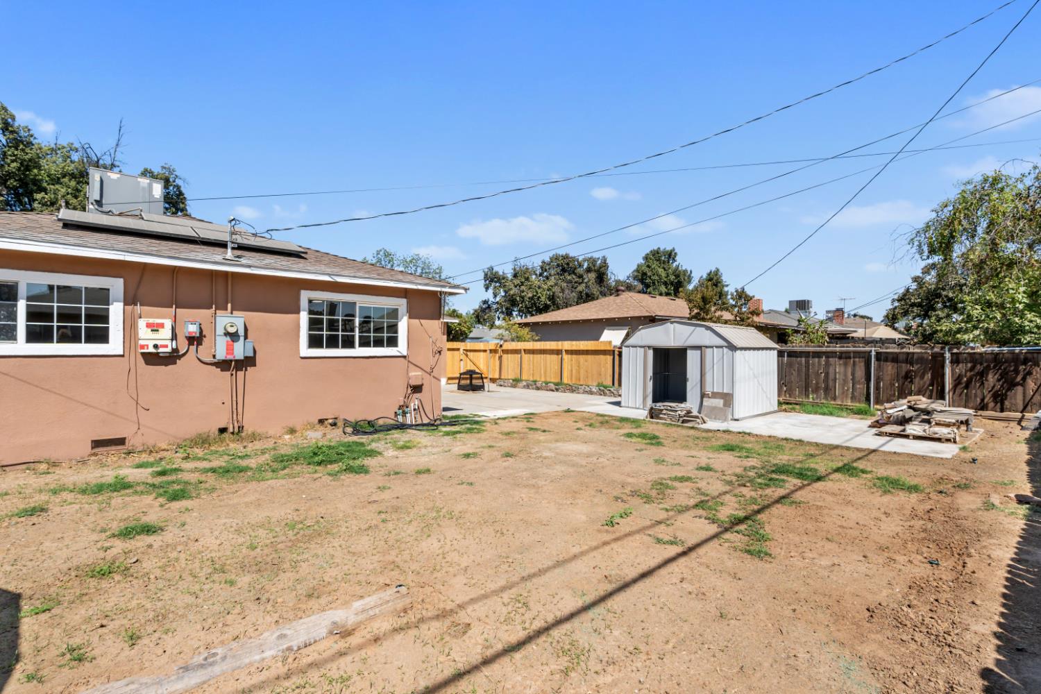2316 E San Gabriel Ave, Fresno, CA 93726