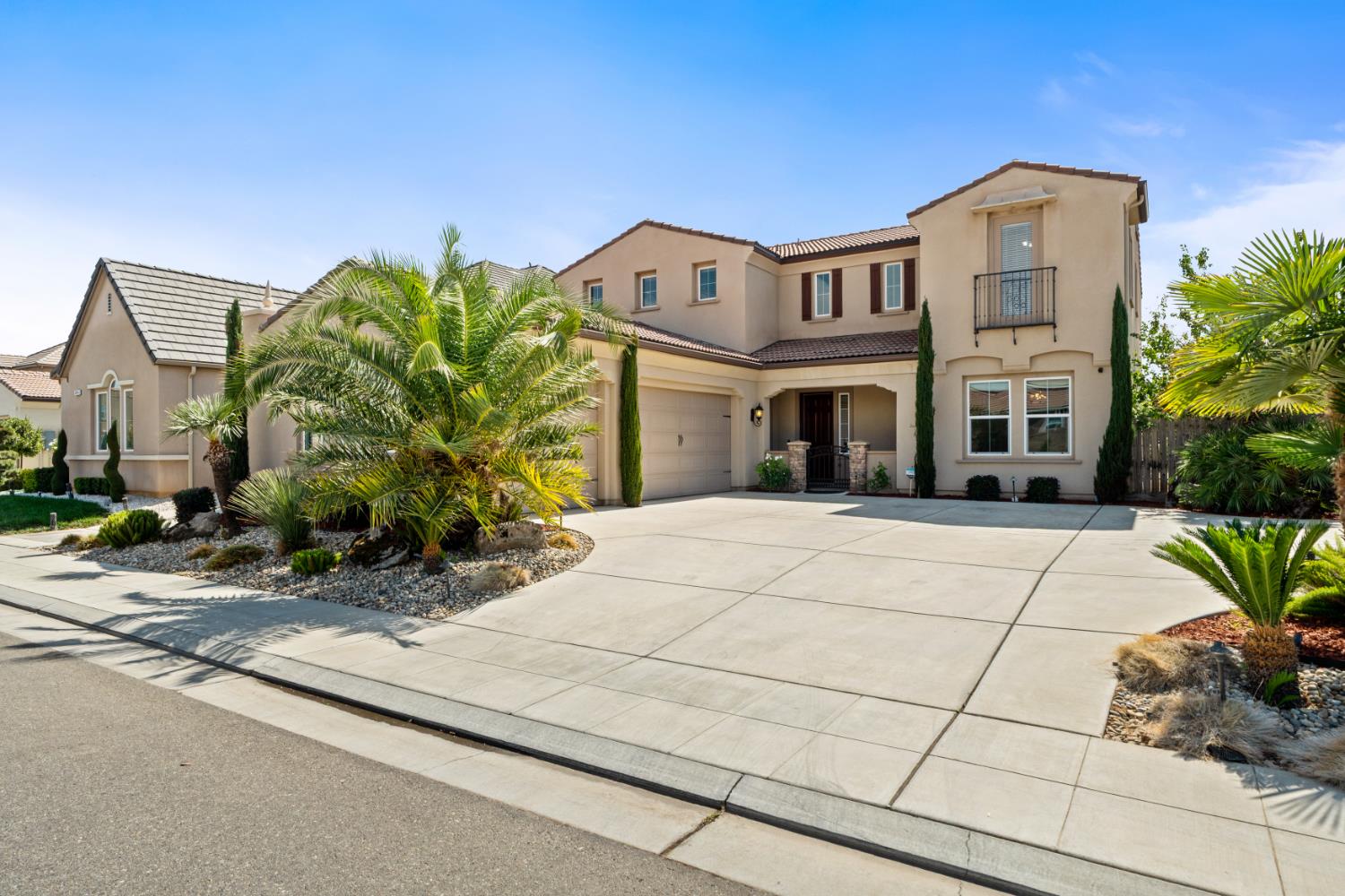 3234 Quincy Ave, Clovis, CA 93619