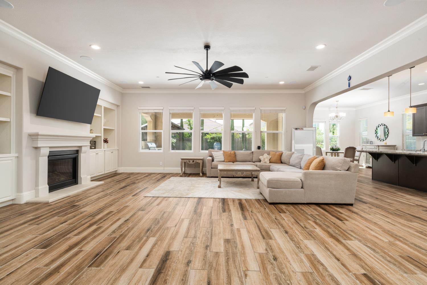 3234 Quincy Ave, Clovis, CA 93619