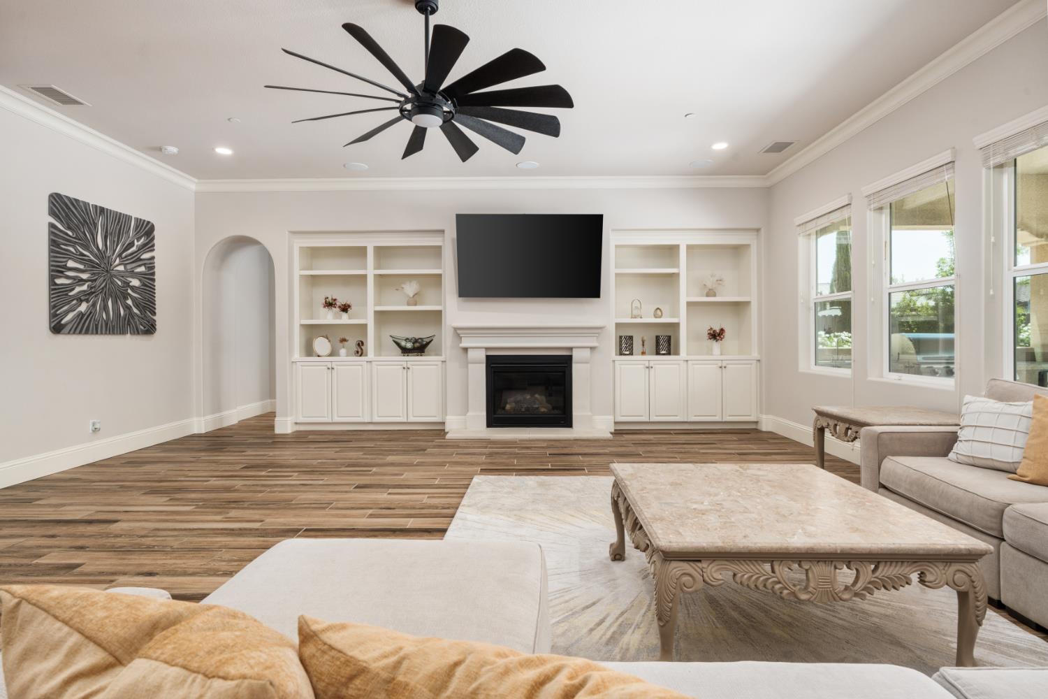 3234 Quincy Ave, Clovis, CA 93619